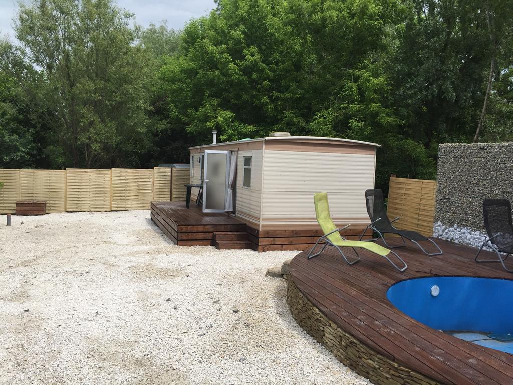 Kenge Apartmanok Balatonszárszó Eksteriør bilde